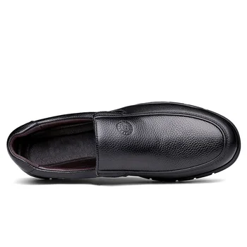 2020 Мъжки обувки от естествена кожа Head Leather меки мини гумени мокасини мъжки обувки Ежедневни обувки Zapatos Hombre