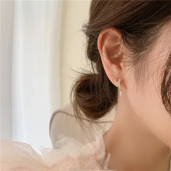 2020 Нова мода Жокер носа капки вода дизайн договор обеци жени сладък, прекрасен Кристал блестящи бижута обици