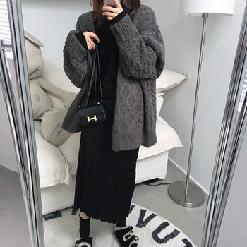 Mooirue 2020 зима корейски стила на жените вязаный жилетка Tiwst V-образно деколте с дълъг ръкав пуловер свободни жилетка 0.95 кг