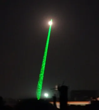 ААА супер мощен! Зелена лазерна показалка на 200 000 м 200 W 532 nm фенерче светлината свети на срещата са запалени цигари лазер лов обучение