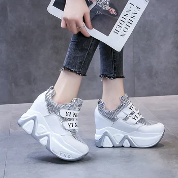 Гореща пролет есен дишащи обувки жена на високи токчета на платформа Ежедневни обувки 2021 жена на 10 см токчета клинове маратонки Chaussures Femme