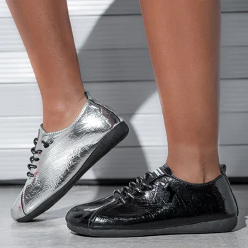 Дамски апартамент дизайнерски обувки за жени на известната марка дамски кожени обувки, Дамски ежедневни обувки 2020 мода дамски мокасини плюс размер