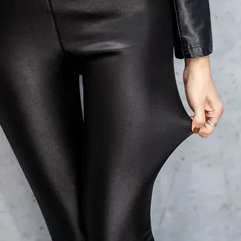 Дамски долни кожени панталони пу winter plus бархатное удебеляване голям размер 4xl топли висококачествени универсални панталони Женски