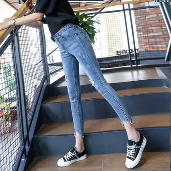 Дамски корейската версия 2020 дупки дънки тънки панталони тесен участък малка крак молив панталони