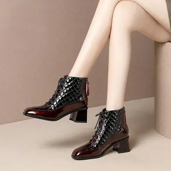 Къси ботуши Дамски,2020 ботильоны,Дамски обувки от микрофибър,квадратен чорап,Дамски обувки за краката,британски стил,черен,вино-червено