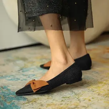 Мека корейска Серия Нов стил Дамски обувки покрит с лук дама Всички-мач пола вечерни нежни единични обувки