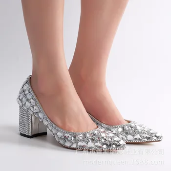 Мода Сребърен Цвят Crystal Буци Ток Посочи Дребния Жени Шаферка На Булката Вечерни Полу-Високи Токчета Сватбени Обувки За Жени