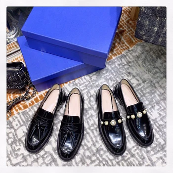 Обувки от естествена кожа пролетни черни лоферы на равна подметка нова мода ежедневни дамски слипоны Дамски обувки голям размер на 3540
