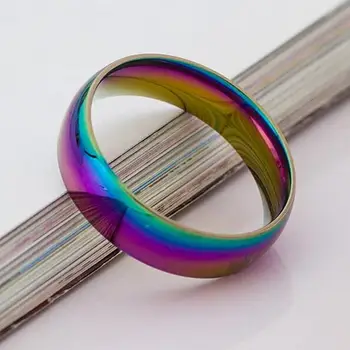 Продажба на едро 100шт Смесете 4 мм, 6 мм и се смесва дъгата цвят удобни пръстени от неръждаема стомана 316L на Мъже, Жени мода бижута сватба