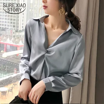 Тениска с V-образно деколте дамски блузи корейски стил реколта блуза на жената 2021 Пролет елегантен тънък твърд офис дама носи Match All New 11025