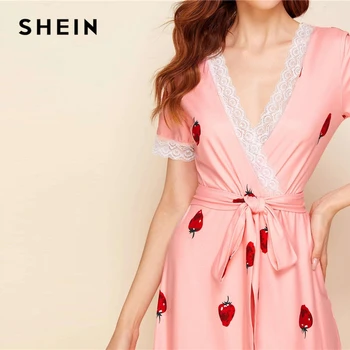 Шеин розова лейси довършителни ягодово принт подпоясанная нощница дамски нощен дрехи есен Wrap V образно деколте и красиви пижами, нощници