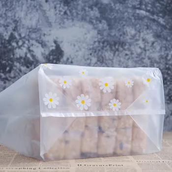 50 бр. Малка Маргаритка пластмасови подарък пакети за съхранение на пазарски чанти с дръжка Коледа сватбата полза чанта бонбон торта опаковка чанти