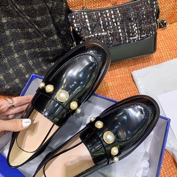 Обувки от естествена кожа пролетни черни лоферы на равна подметка нова мода ежедневни дамски слипоны Дамски обувки голям размер на 3540