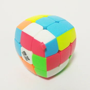 QiYi ключодържател Магията на Куб 3x3x3 мини пъзел куб 3 см джобен висулка куб раница GiftsToys за деца Stickerless Magico Cubo