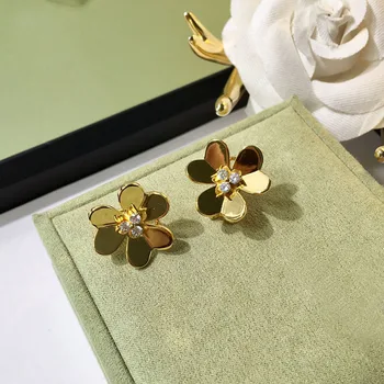 Top Brand Клип Earrings 3 Gold Тона Micro Inlay Zircon CZ нежни цветни обеци за жени сватбени декорации
