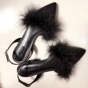 Женските генитални носочки с плоска катарама пухкави обувки Toe Cap чехли и сандали
