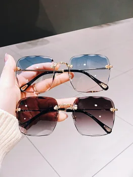 Известни модни без големи слънчеви очила 2021 дизайнерът жени метал големи нюанси кафяв градиент слънчеви очила с UV400 Oculos