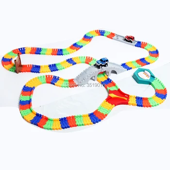 Увеселителен парк САМ Deluxe Create a Road Bend Flexible track Toy 17 Ft Над 300PCS with 2 cars and tunnel mountain,напълно приспособима